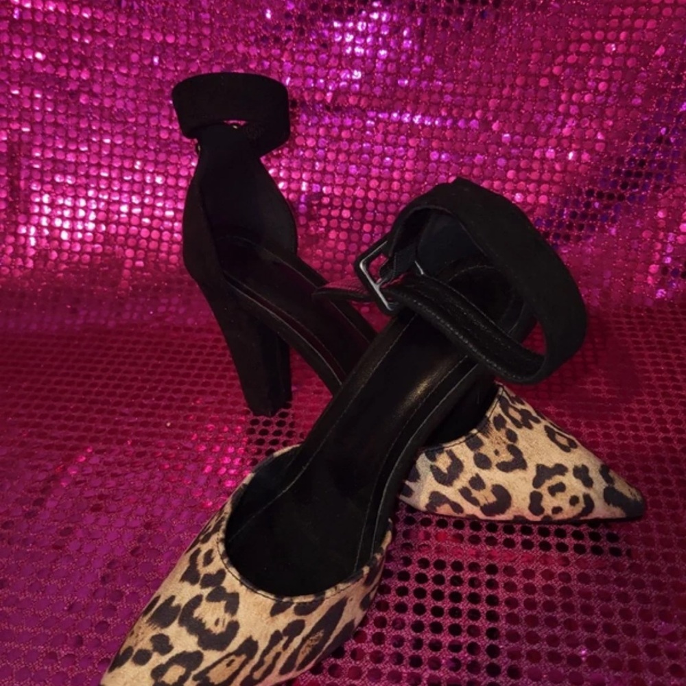 Leopard Print Pointed-Toe Heels with Black Ankle Strap